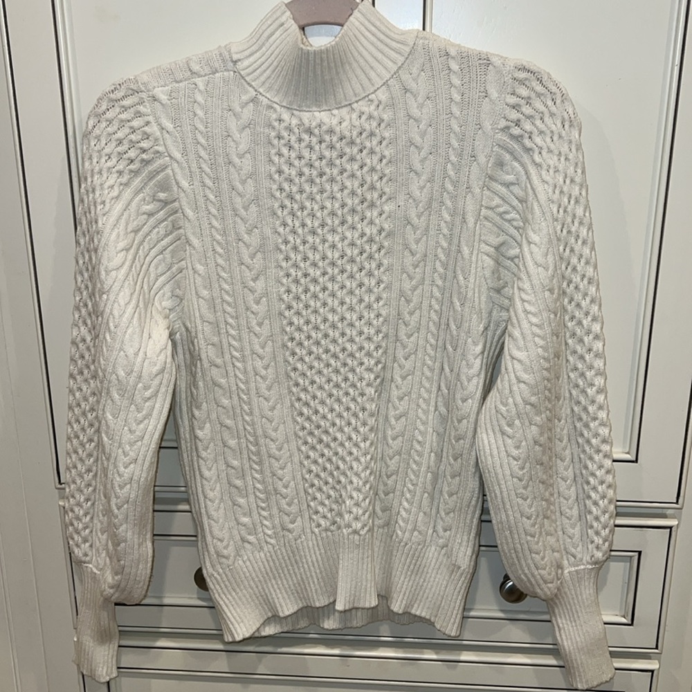 ELAN peek-a-boo white soft sweater - Picture 8 of 8